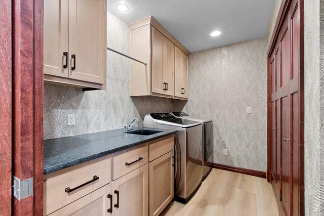 2141 WHEAT WAY, Green Bay, WI 54311