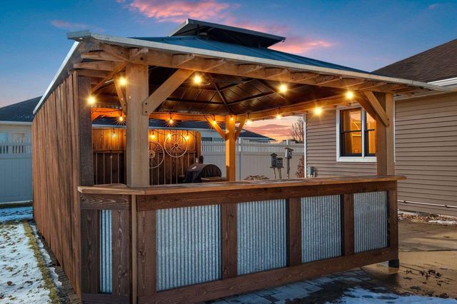 2141 WHEAT WAY, Green Bay, WI 54311