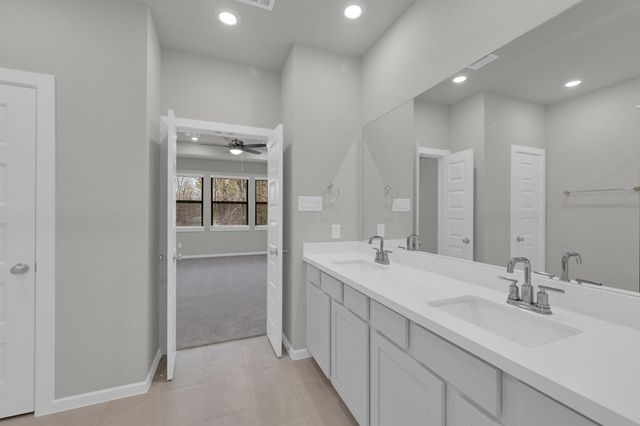 344 Summer Place Drive, Montgomery, TX 77356