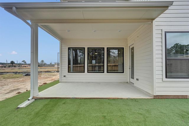 344 Summer Place Drive, Montgomery, TX 77356