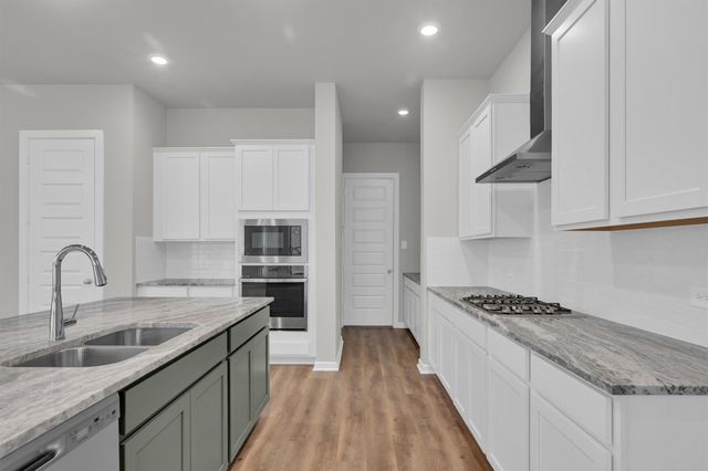 344 Summer Place Drive, Montgomery, TX 77356