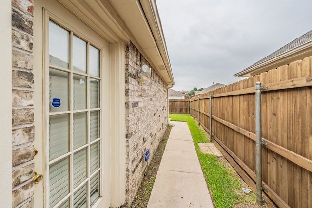 4728 Grant Park Avenue, Fort Worth, TX 76137