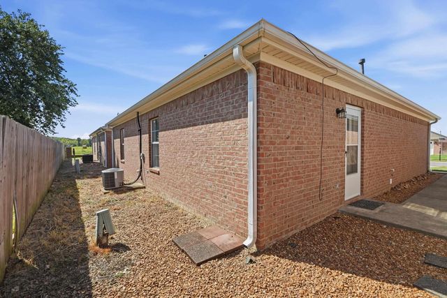 12 Westhaven Place, Cabot, AR 72023