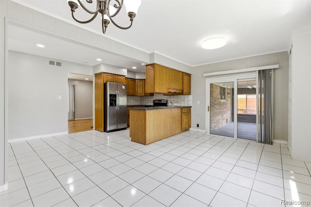 32240 Hawthorne Drive, Warren, MI 48092