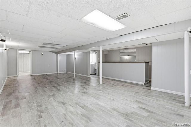 32240 Hawthorne Drive, Warren, MI 48092