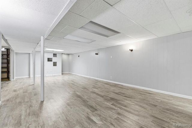 32240 Hawthorne Drive, Warren, MI 48092