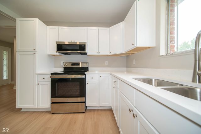 13907 E 117th Street, Fishers, IN 46037