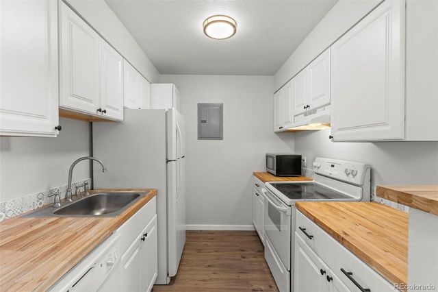 381 S Ames Street F305, Lakewood, CO 80226