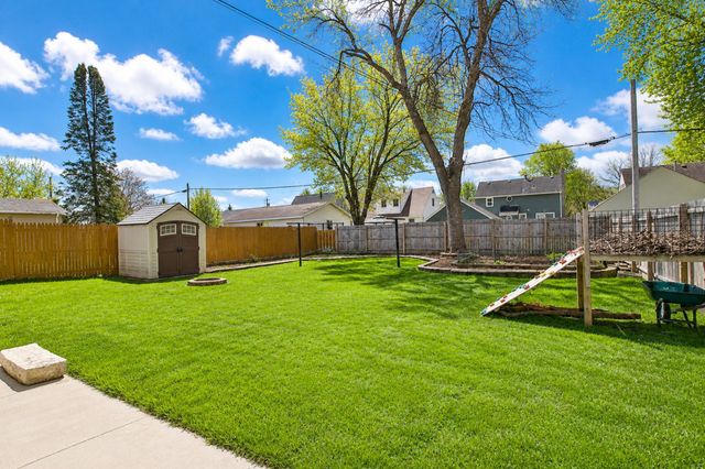 810 10th Avenue SE, Austin, MN 55912