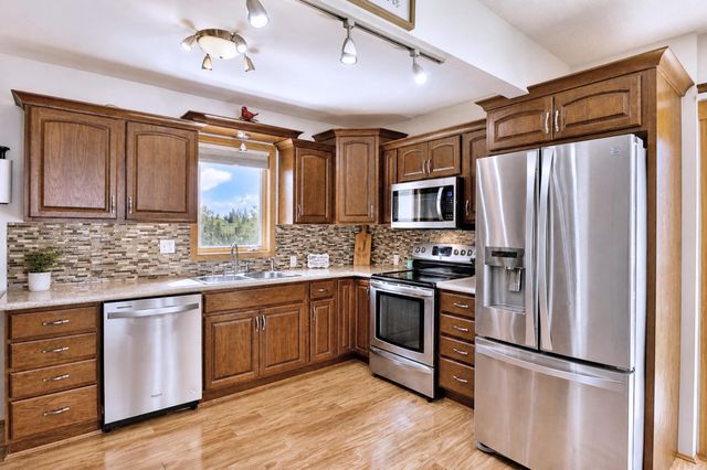 810 10th Avenue SE, Austin, MN 55912