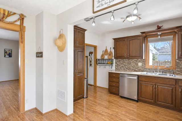810 10th Avenue SE, Austin, MN 55912