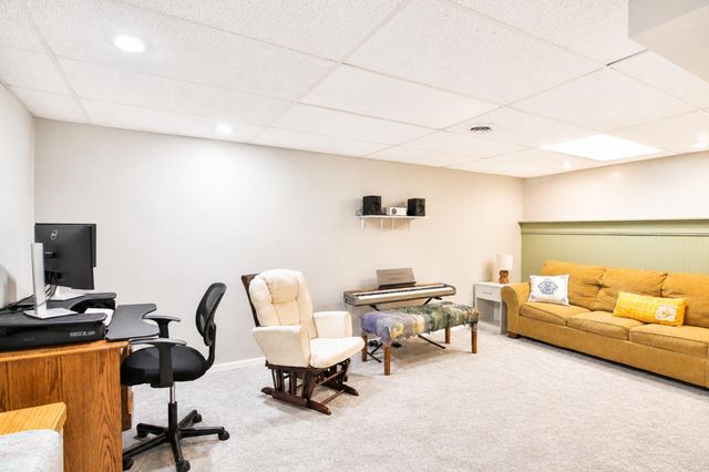 810 10th Avenue SE, Austin, MN 55912
