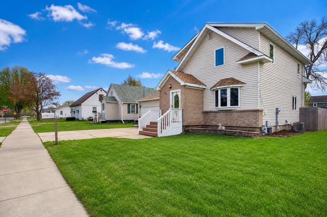 810 10th Avenue SE, Austin, MN 55912