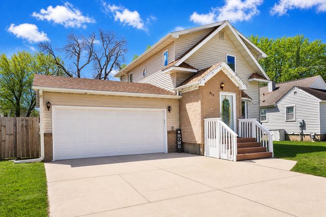 810 10th Avenue SE, Austin, MN 55912