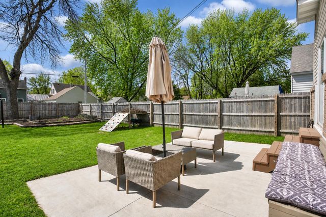 810 10th Avenue SE, Austin, MN 55912