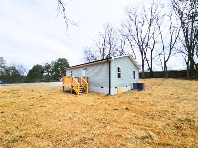 432 Englewood Road, Madisonville, TN 37354