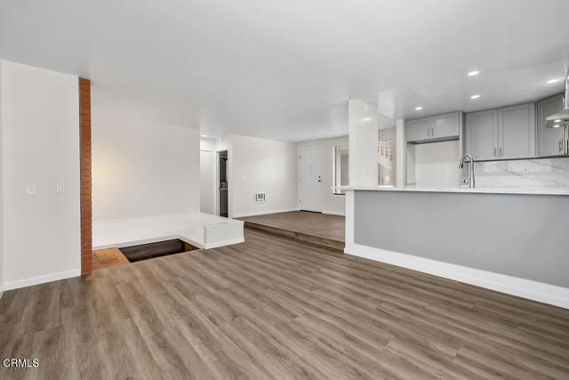 3107 Harbor Boulevard, Oxnard, CA 93035