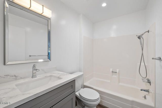 3107 Harbor Boulevard, Oxnard, CA 93035