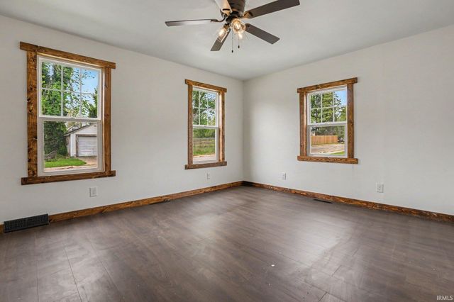 219 W Patterson Street, Lakeville, IN 46536