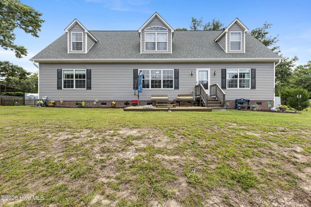 500 Bishop Drive, Hampstead, NC 28443