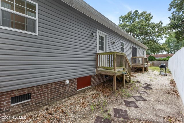 500 Bishop Drive, Hampstead, NC 28443