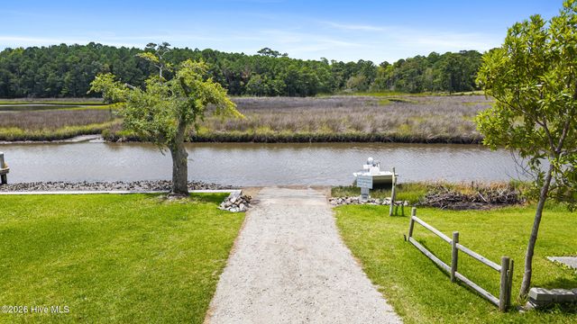 500 Bishop Drive, Hampstead, NC 28443
