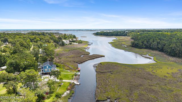 500 Bishop Drive, Hampstead, NC 28443