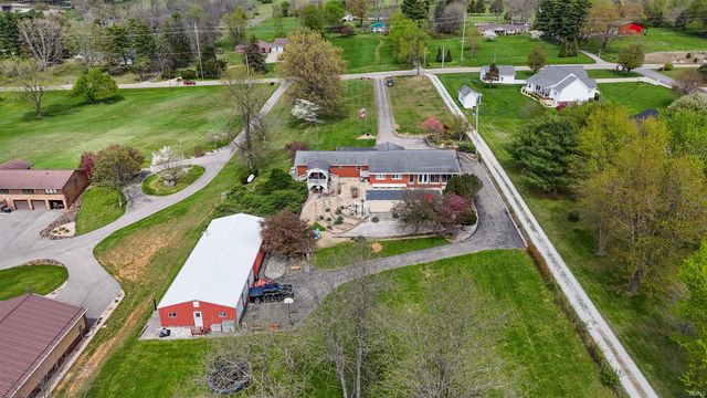 2754 US HWY 50 E, Bedford, IN 47421