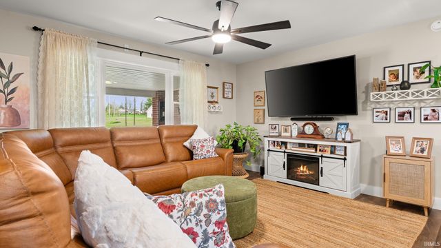 2754 US HWY 50 E, Bedford, IN 47421