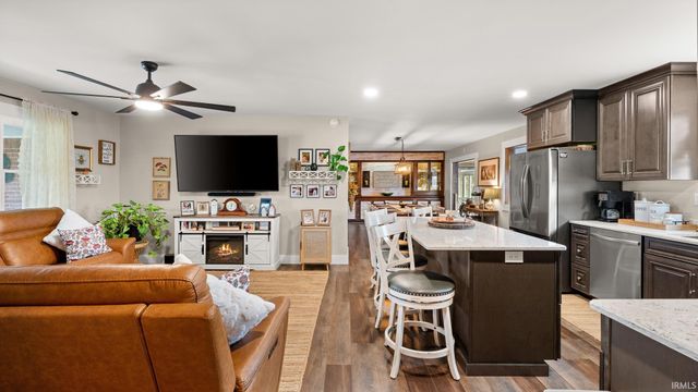 2754 US HWY 50 E, Bedford, IN 47421