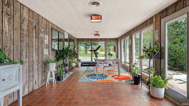 2754 US HWY 50 E, Bedford, IN 47421