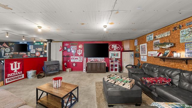 2754 US HWY 50 E, Bedford, IN 47421