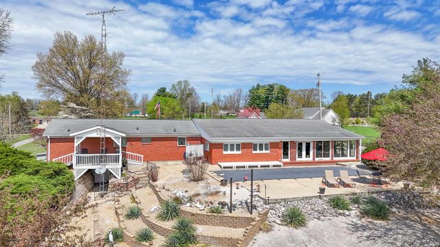 2754 US HWY 50 E, Bedford, IN 47421