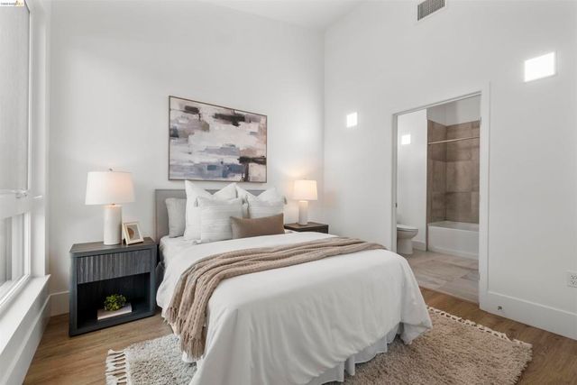 1545 32nd St 314, Oakland, CA 94608