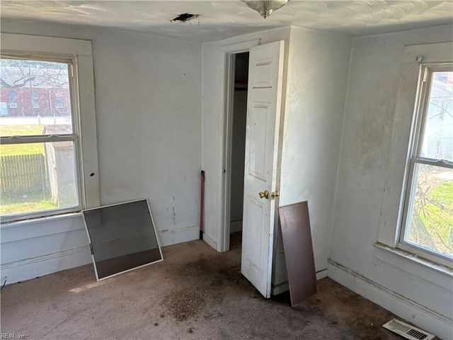 109 S 10th ST, Suffolk, VA 23434