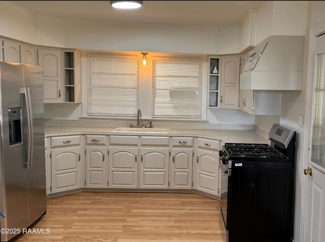 2418 N University Avenue, Lafayette, LA 70507