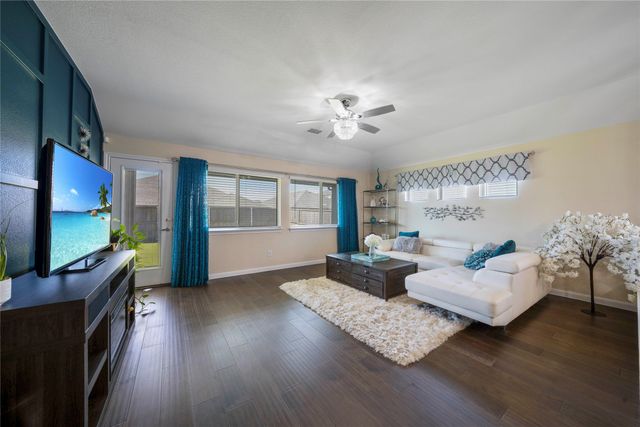 1272 Sumner Street, Aubrey, TX 76227