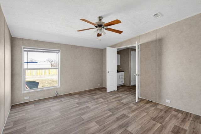 154 Firefly Drive, Springtown, TX 76082