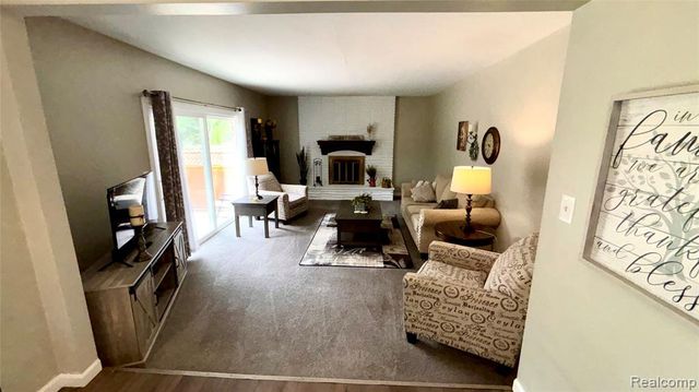 44783 Lake Crest Drive, Van Buren, MI 48111