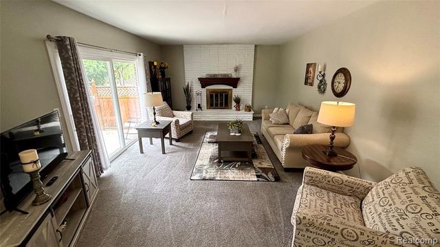 44783 Lake Crest Drive, Van Buren, MI 48111