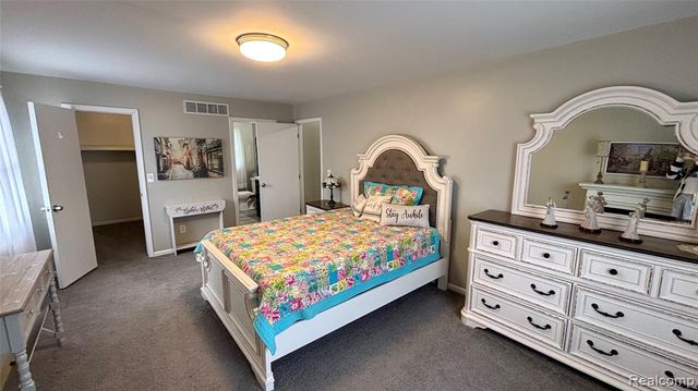 44783 Lake Crest Drive, Van Buren, MI 48111