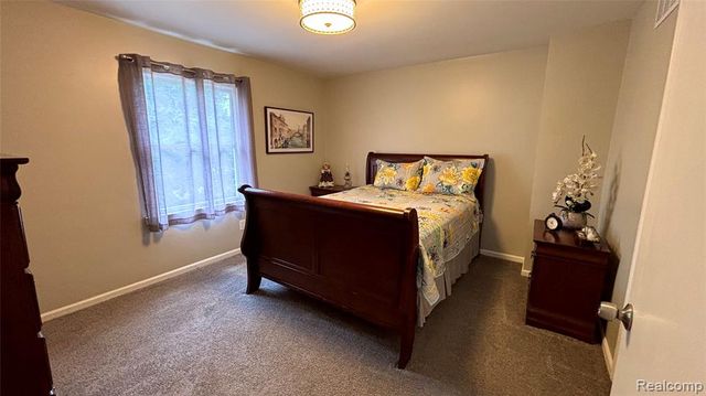 44783 Lake Crest Drive, Van Buren, MI 48111
