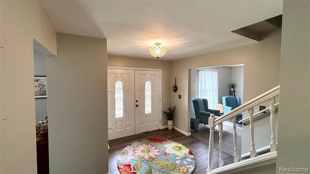 44783 Lake Crest Drive, Van Buren, MI 48111