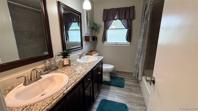 44783 Lake Crest Drive, Van Buren, MI 48111
