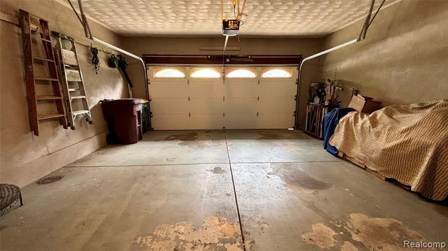 44783 Lake Crest Drive, Van Buren, MI 48111