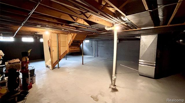 44783 Lake Crest Drive, Van Buren, MI 48111
