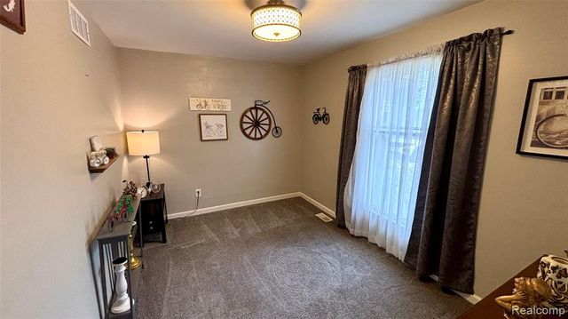 44783 Lake Crest Drive, Van Buren, MI 48111