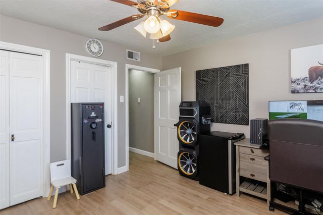 6625 Windwood Lane, Beaumont, TX 77706