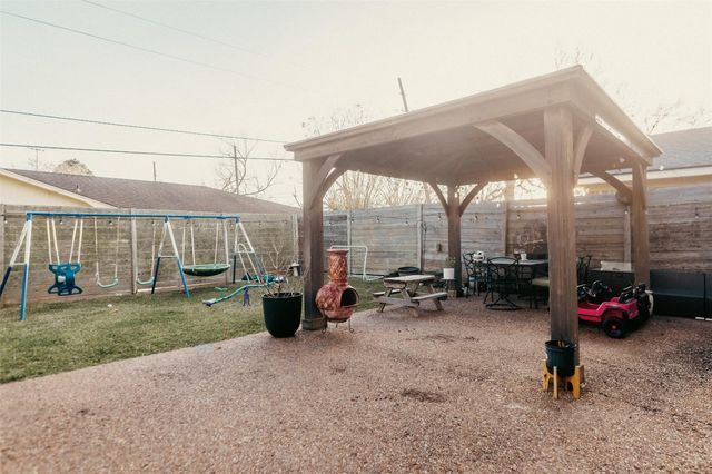 6625 Windwood Lane, Beaumont, TX 77706