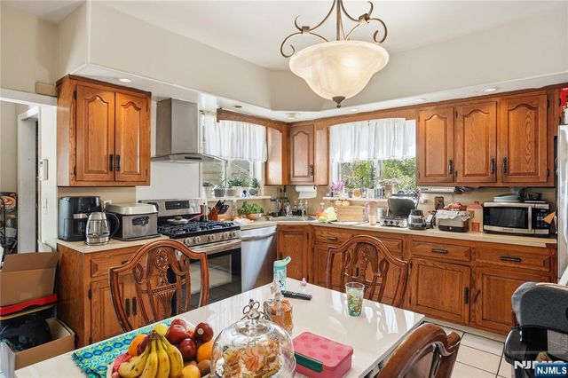 33-35 Pulaski Place, Hackensack, NJ 07601